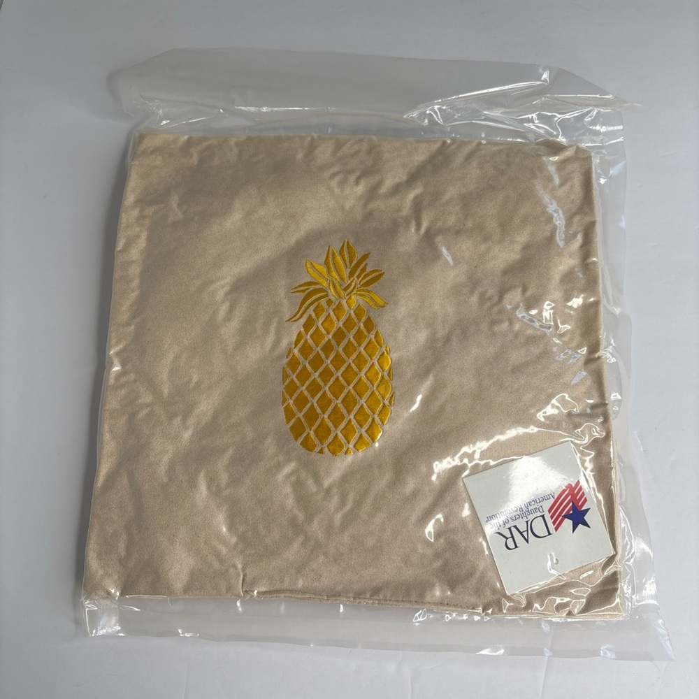 DAR Daughters of the American Revolution Pillow Pineapple 10" x 10" NIP